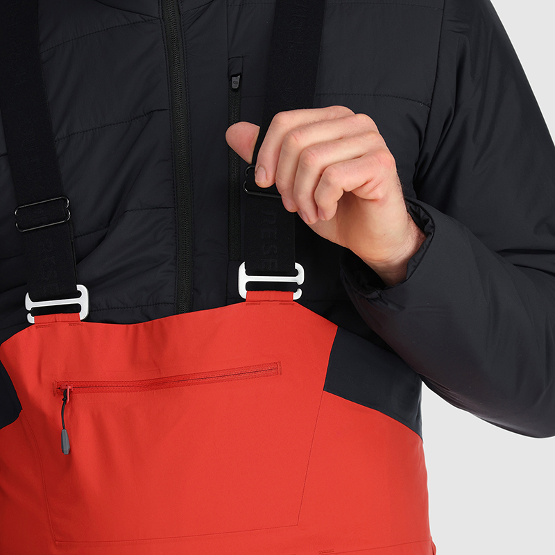 00 :: Suspender Clip / Secure releasable suspender clips make it easy to take bibs on and off or change layers.

