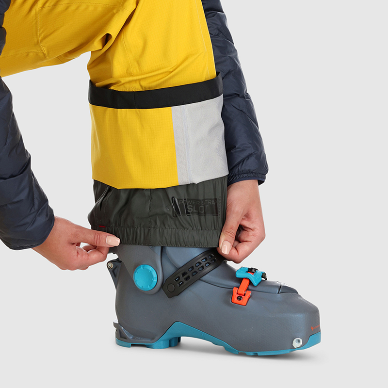 00 :: Snow Gaiter  / Keep snow out of your boots and pant legs with these built-in durable, stretchy snow gaiters.