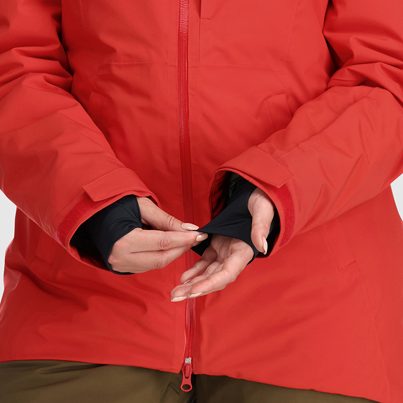 00 :: Wrist Gaiter / Prevent cold air and precipitation from sneaking into your garment with these built-in thumb holes.