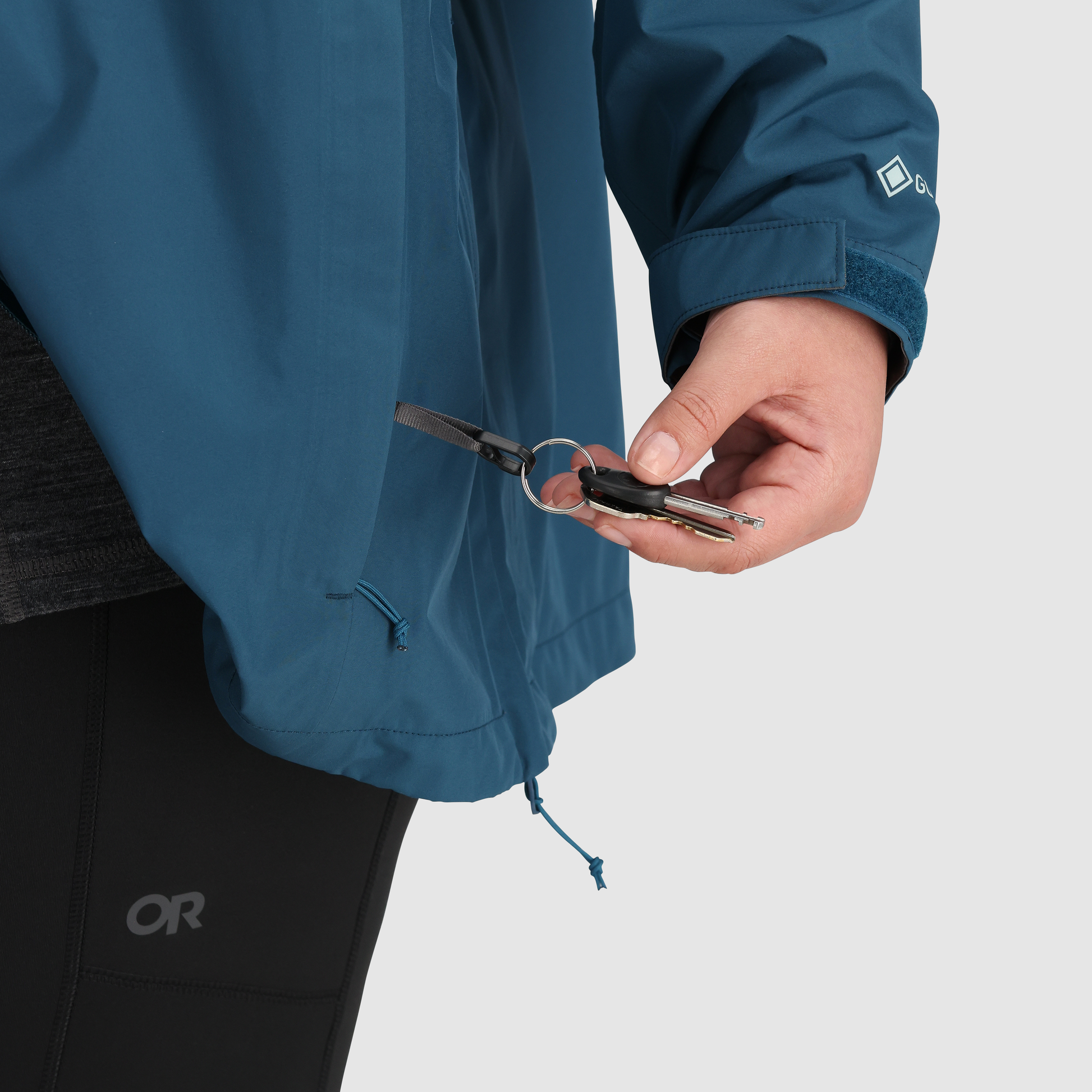 B3 :: Key Clip in Hand Pocket / Hidden clip easily attaches to your key ring for easy-access security.