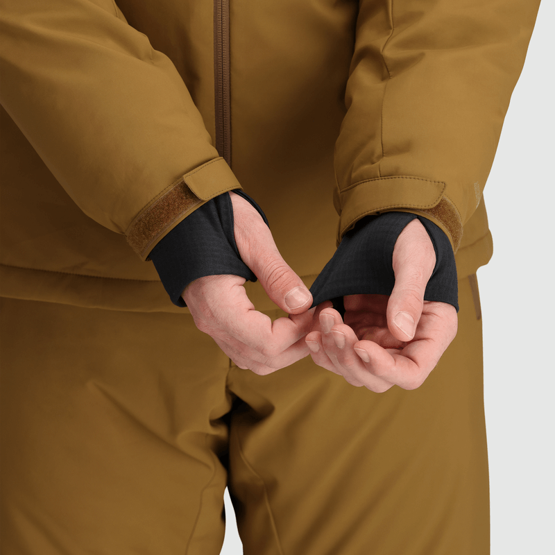 00 :: Wrist Gaiters / Prevent cold air and precipitation from sneaking into your garment with these built-in thumb holes.