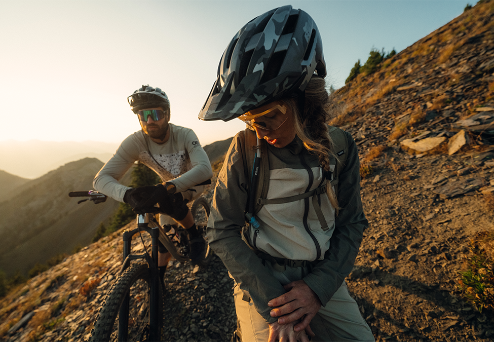 Compra Pantaloncini R-Core MTB uomo di 100 Compra Pantaloncini R-Core MTB uomo di 100
